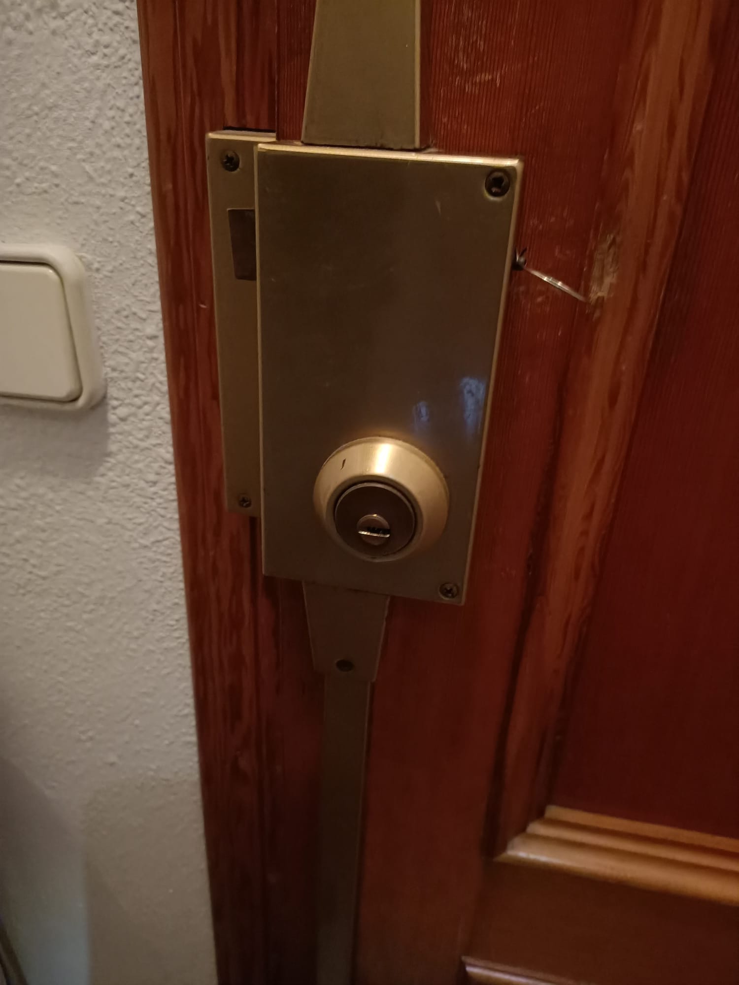 Cambio de bombín de alta seguridad — Cerrajero Alicante